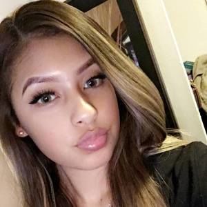 Meet your Posher, Yuriana